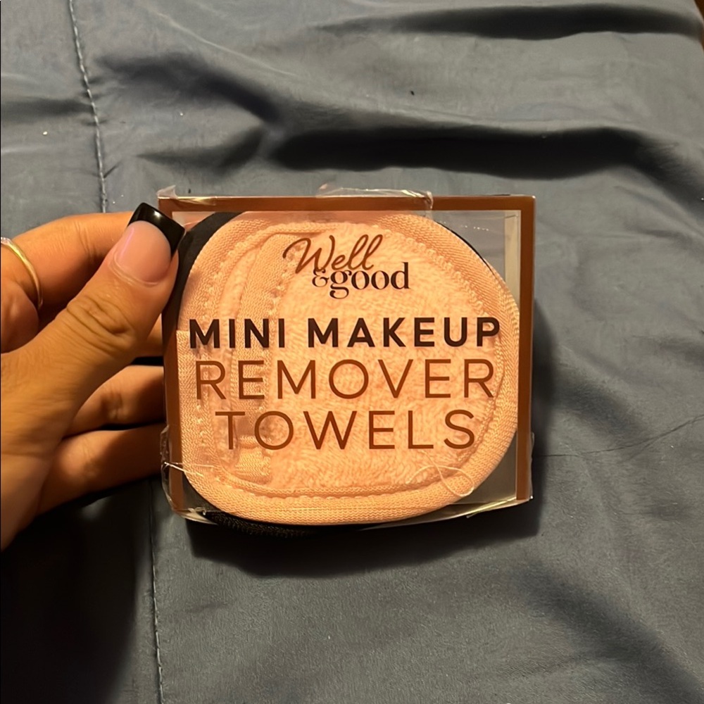Well & Good Mini Makeup Remover Towels